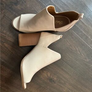 Pink Lily cream booties size 7.5